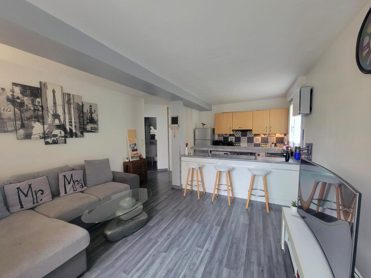 Superbe Appartement Avec Jardin Proche Versailles Saint-Cyr-lʼÉcole Exterior foto